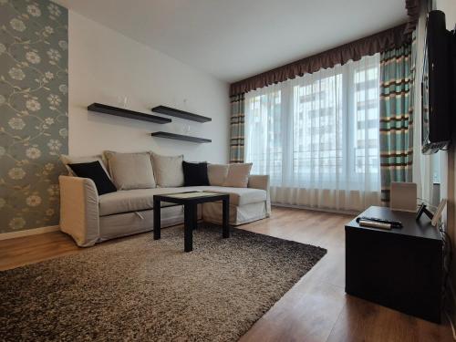 One-Bedroom Apartment image 4