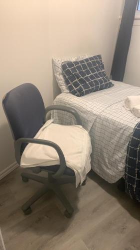 Room downtown 3minute walk Uottawa train station
