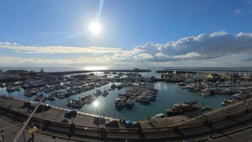 Royal Temple Yacht Club - image 11