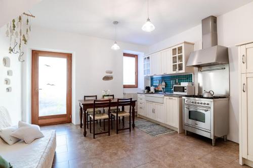 Casa Guzz - the house in the village, Nesso (foto 4)