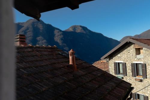 Casa Guzz - the house in the village, Nesso (foto 10)