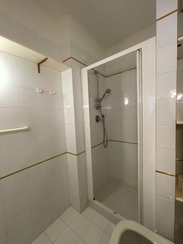 3V UGO WHIT POOL apartment Bardolino - image 2
