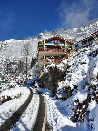 Exterior view, BohOdyssey Hallan a Traditional Village Stay with Panoramic Mountain Views in Bharhka