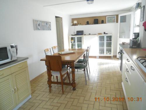 virtuve, Cap Corse - Maison à 500m de la plage - Logement entier (Cap Corse - Maison a 500m de la plage - Logement entier) in Olmeta-di-Capocorso
