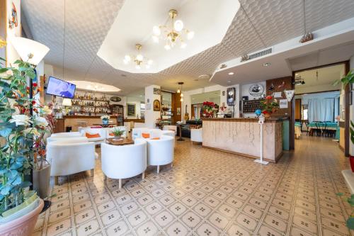 Hotel Cortina - image 11