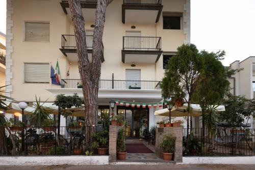 Hotel Cortina - image 12