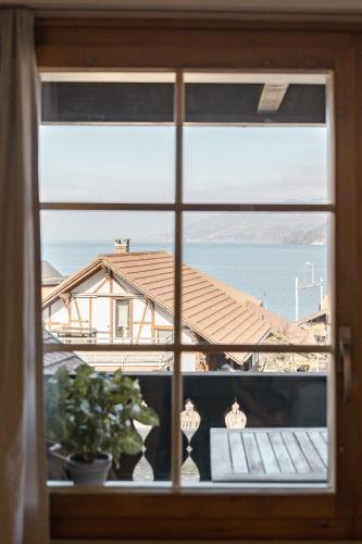 View, Skandi Lodge mit Seesicht nahe Interlaken in Leissigen