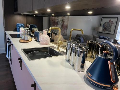 No 50 - Beautiful apartment in Liverpool Sleeps 4, Liverpool (photo 10)