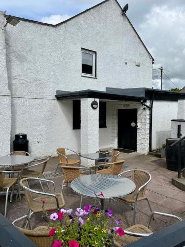 Фасада на хотела, The Well Country Inn in Кинрос