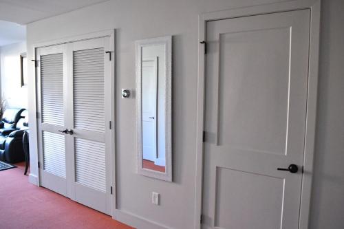 Downtown Aurora River Facing Gem in 奧羅拉