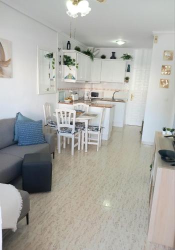 La Florida Apartment Near Emerald Isle Complex - image 2