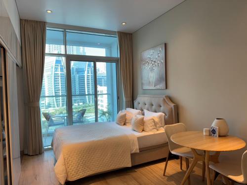 Stunning Marina View Luxury Studio One - image 11