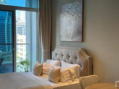 Stunning Marina View Luxury Studio One - image 5