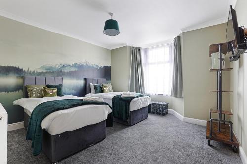 Stylish 5 bedroom house with 3 bathrooms - image 4