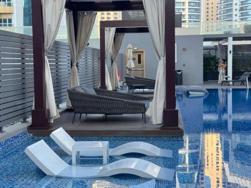 Stunning Marina View Luxury Studio One - main image