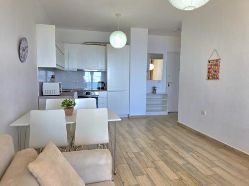 Apartment with Sea View image 7