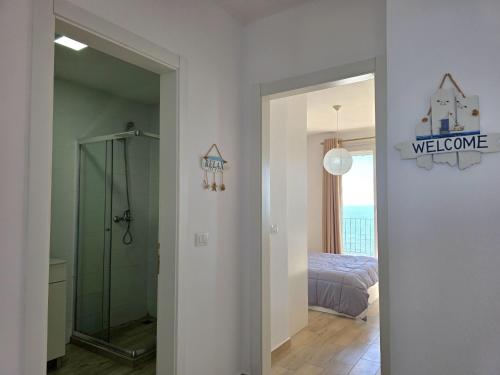 Apartment with Sea View image 3