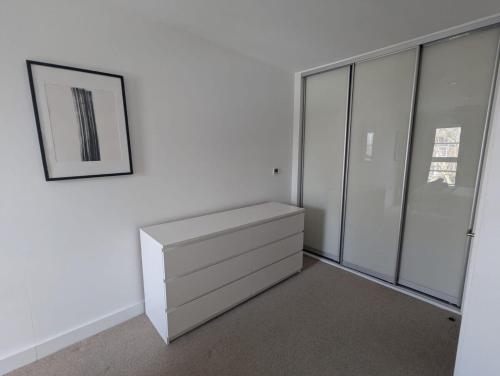 Modern Large Flat 1min to Stockwell Station with Skyscraper View, Londres (photo 4)