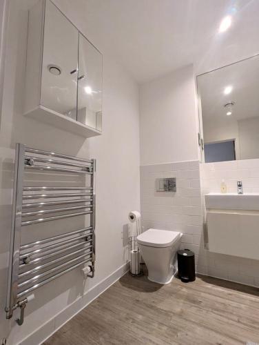 Modern Large Flat 1min to Stockwell Station with Skyscraper View, Londres (photo 5)