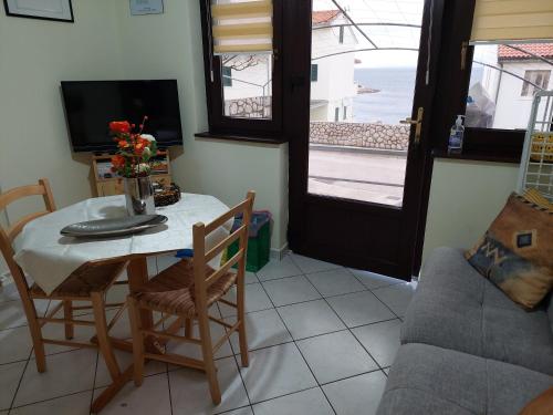 Apartment with Sea View image 3