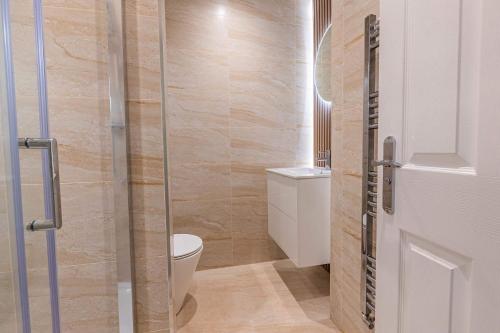 No 50 - one bed apartment in Liverpool Sleeps 4, Liverpool (photo 7)