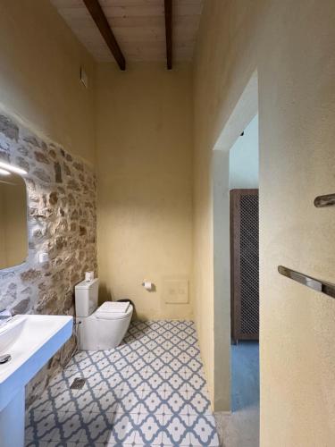 Deluxe Double Room image 3