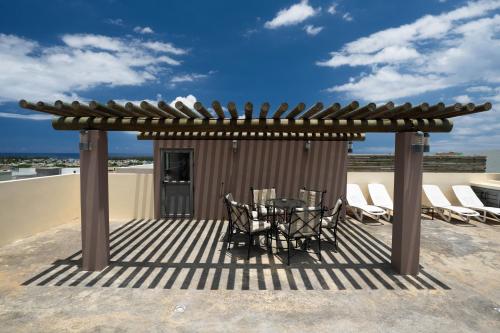 Modern Villa with Private Rooftop