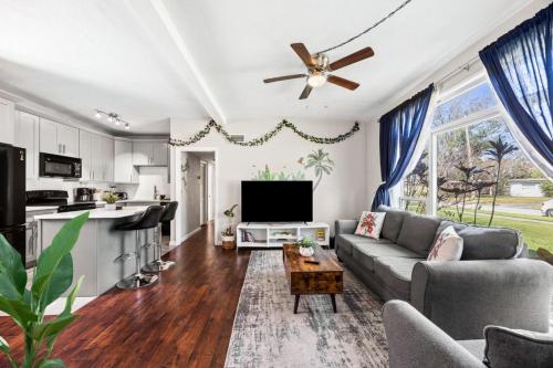 Orlando Airport Vacation Home Pet Friendly near Barry University School of Law