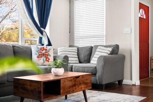 Orlando Airport Vacation Home Pet Friendly near Barry University School of Law