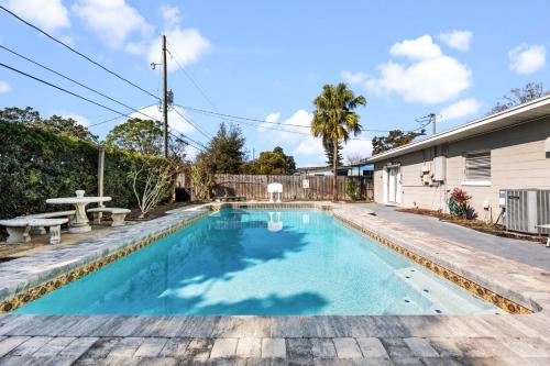 Orlando Airport Vacation Home Pet Friendly near Barry University School of Law