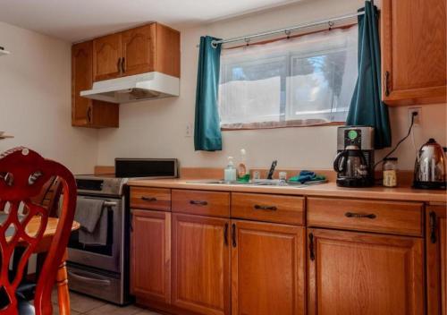 Facilities, Independent Private Suite, Free Parking and High-Speed Wi-Fi in Riviere-des-Prairies-Pointe-aux-Trembles