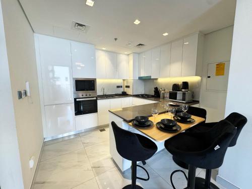 Great deal Magnificent Brand New with Private PooL, Dubaï (photo 7)