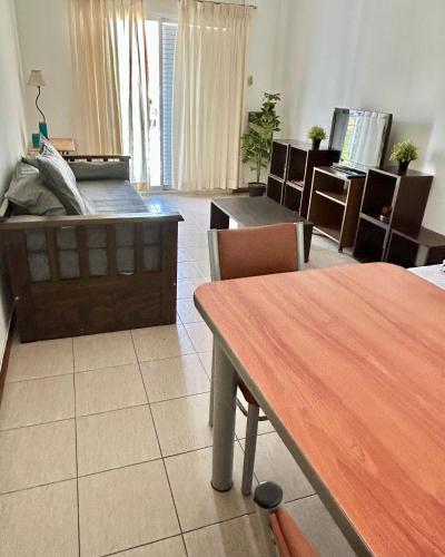 One-Bedroom Apartment image 4