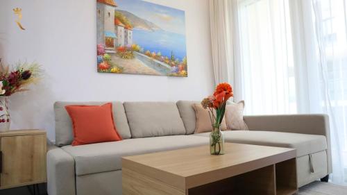 Azure Serenity 1BR - Chic Coastal Escape – khách sạn tại Thành phố Khalifa