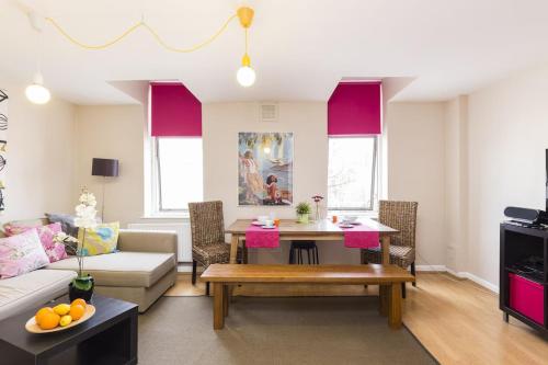 Trendy Spacious 1 Bedroom Flat, Londyn