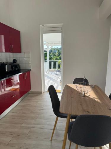 Appartement lumineux tout confort avec terrasse, idéalement situé entre mer & montagne