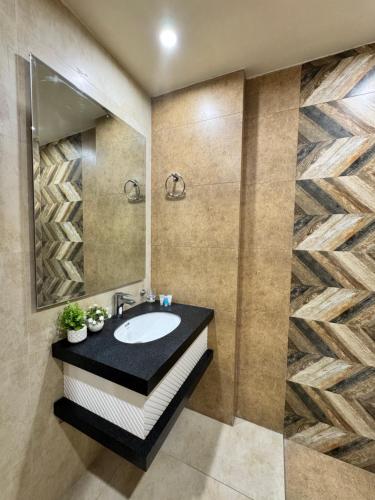 Lux Haven Stays 2 Bedroom Luxury Apartment - image 12