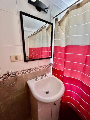 One-Bedroom Apartment image 1