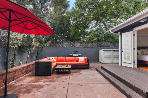 Cozy 3BR Steps to Dining & Attractions