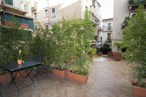 One-Bedroom Apartment image 7