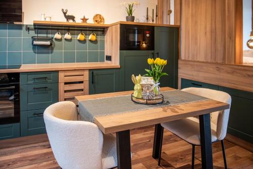 ห้องอาหาร, Panoráma Cottage (Panorama Cottage) in นยูล