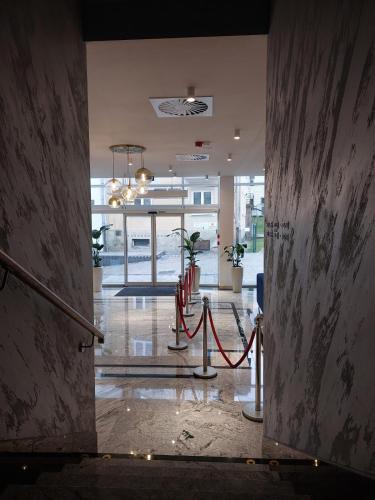 大堂, 商場酒店 (Hotel Arcade) in 班斯卡比斯特里察市中心