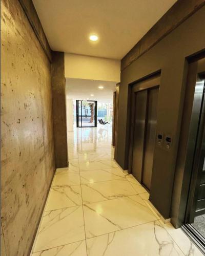 Moderno departamento céntrico - image 5