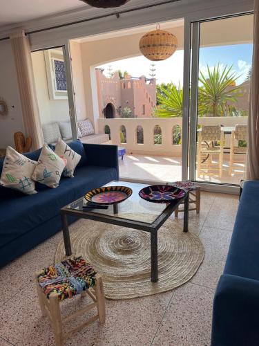 Villa avec vues sur dunes, montagnes et ocean! Acces plage direct! Proche SIDI BOULFDAIL et AGLOU in Mirhleft