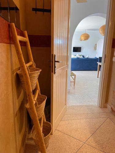 Villa avec vues sur dunes, montagnes et ocean! Acces plage direct! Proche SIDI BOULFDAIL et AGLOU in Mirhleft