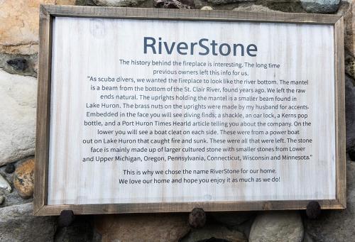 Riverfront 3 Bedroom with 2 Kings and hot tub