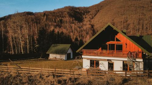 Viesnīcas āriene, Daleko do sufitu - Twój azyl w sercu Gorców (Daleko do sufitu - Twoj azyl w sercu Gorcow) in Kroscienko Nad Dunajcem