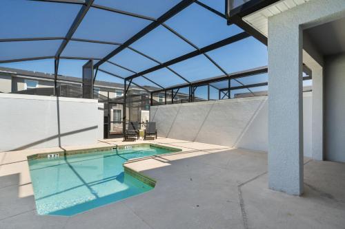 Stylish 4BR home Near Disney with Themed Rooms - image 2