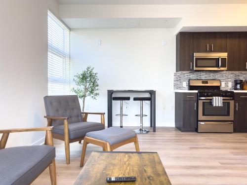 Studio Suite - 5 Min Walk to Crypto Arena and Convention Center
