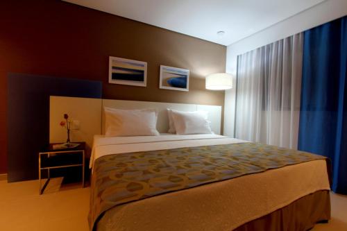 Standard Double - 1 King Bed image 2